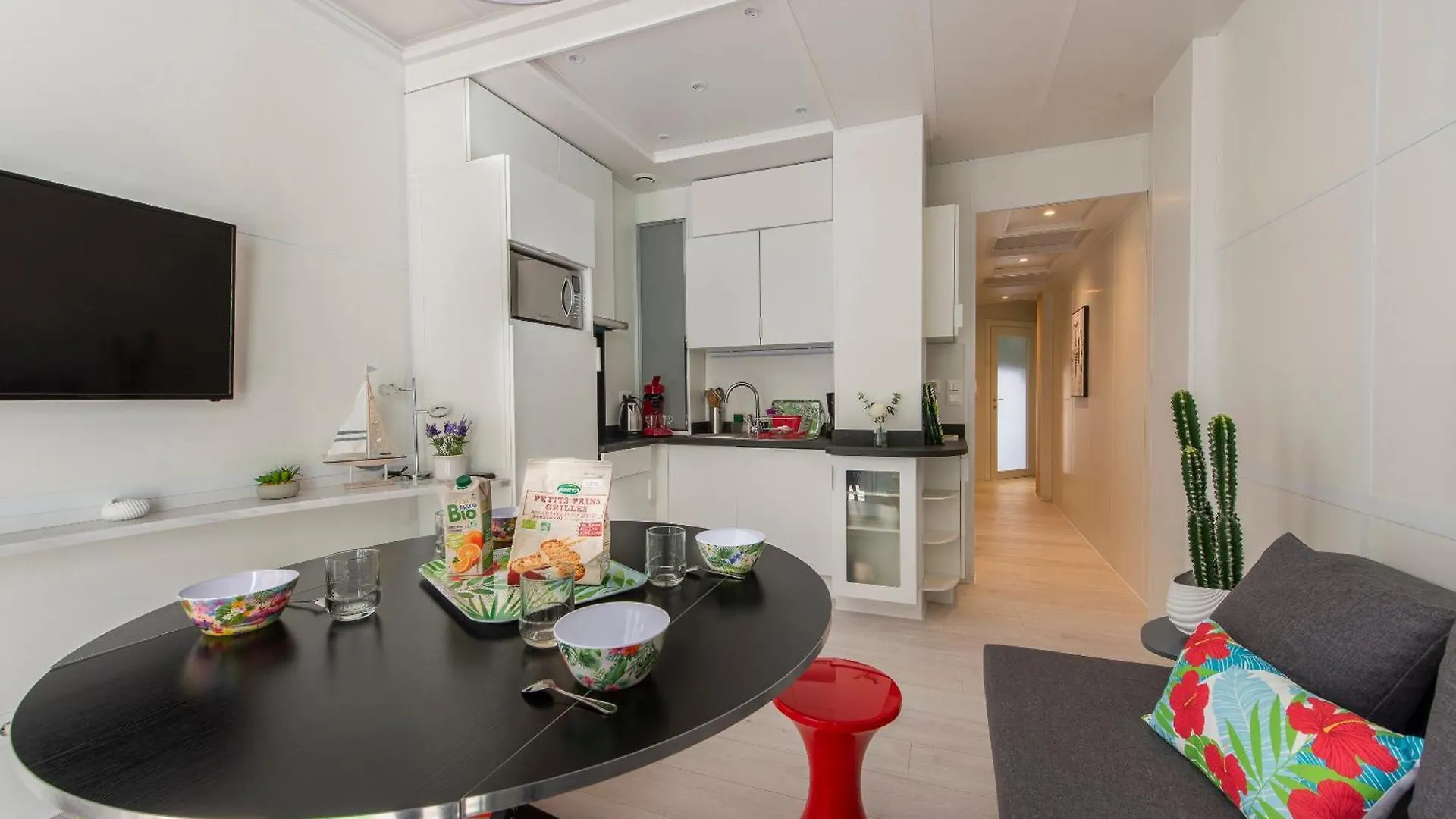 Apartment Musiciens Joli Duplex 2 Chambres Garage Privatif Et Terrasse Nice France